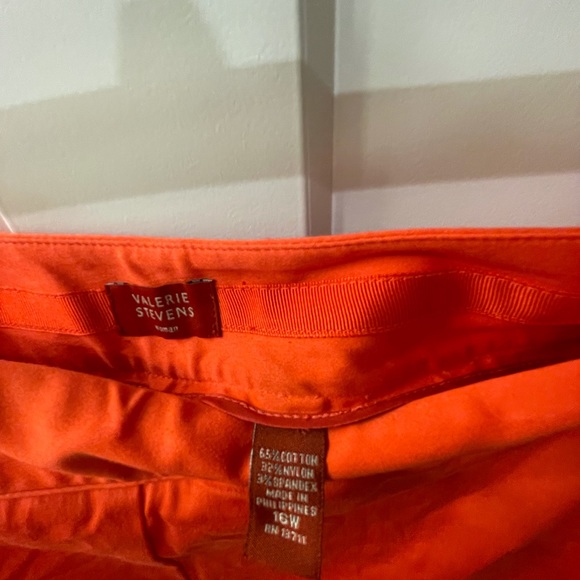 Valerie Stevens Coral Capri pants - Picture 5 of 5